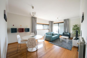  Porto RiverSea Quay Apartment  Матозиньюш